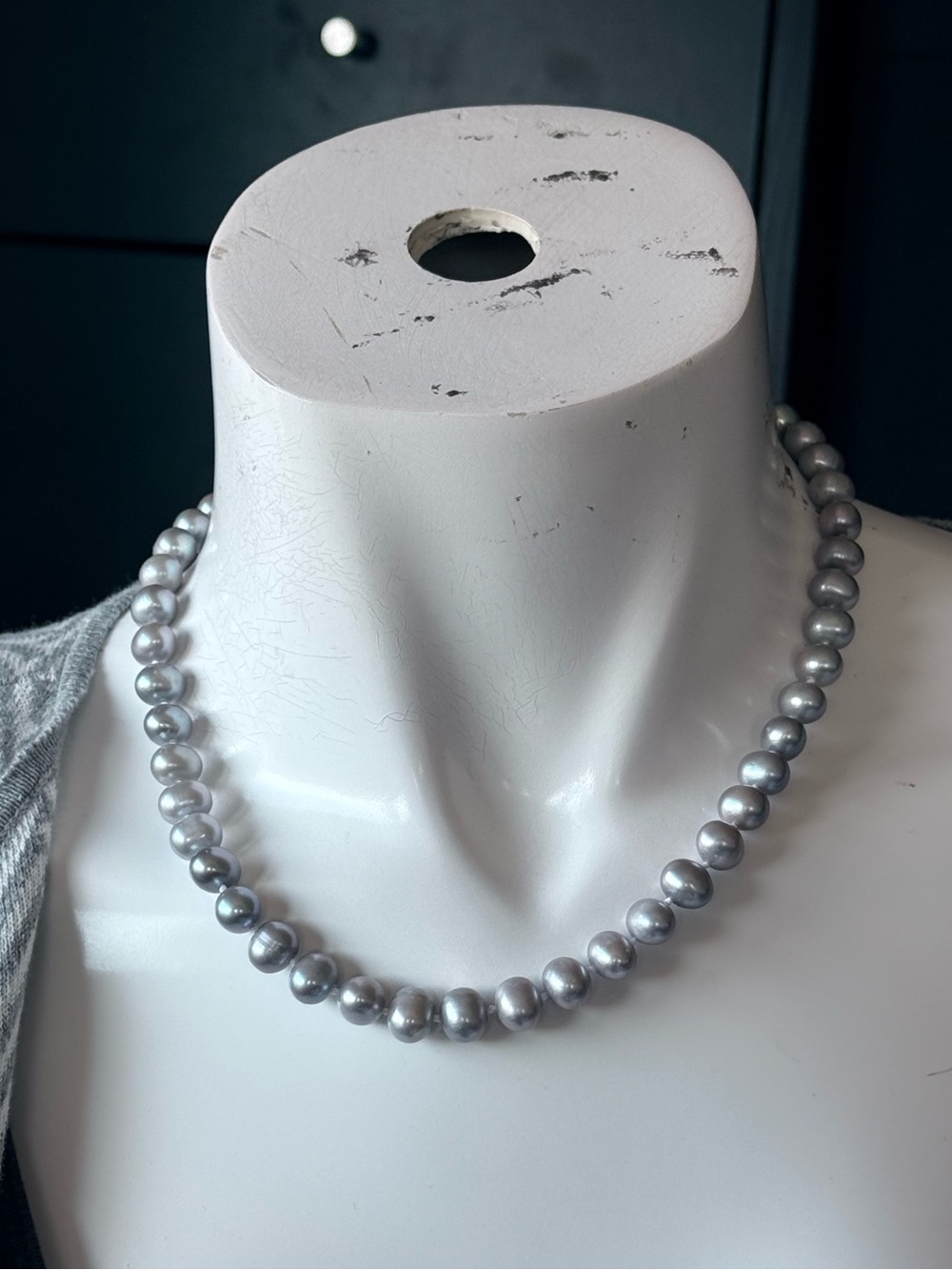 Real freshwater silver Pearl necklace 18” long 8-9MM